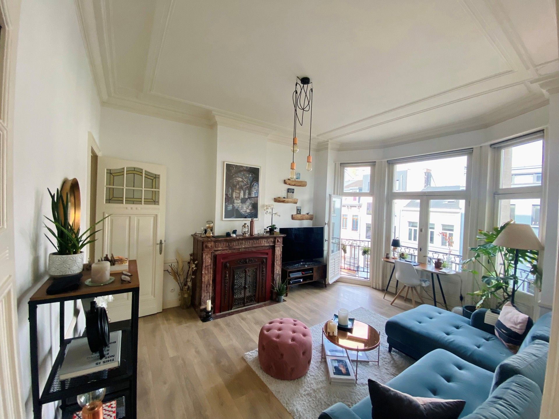 Authentiek 2-slaapkamer appartement op toplocatie. foto {{pictureIndex}}