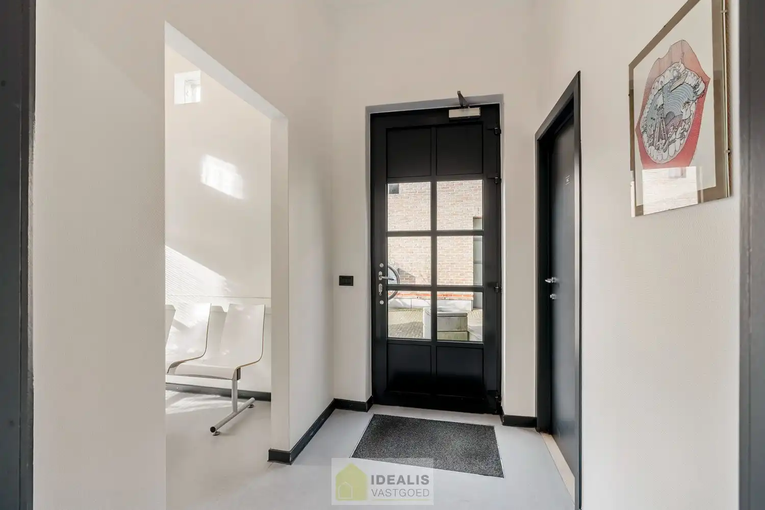 EXTRA RUIME VILLA MET EEN PRACHTIG LICHTRIJKE LEEFRUIMTE, RUIME KEUKEN, 4 SLAAPKAMERS, 2 BADKAMERS EN EEN RUIM PRAKTIJK/KANTOORGEDEELTE OP EEN RIANT EN CENTRAAL PERCEEL VAN MAAR LIEFST 16A 27CA OP EEN GUNSTIGE LOCATIE NABIJ HET CENTRUM VAN ACHEL! foto 31