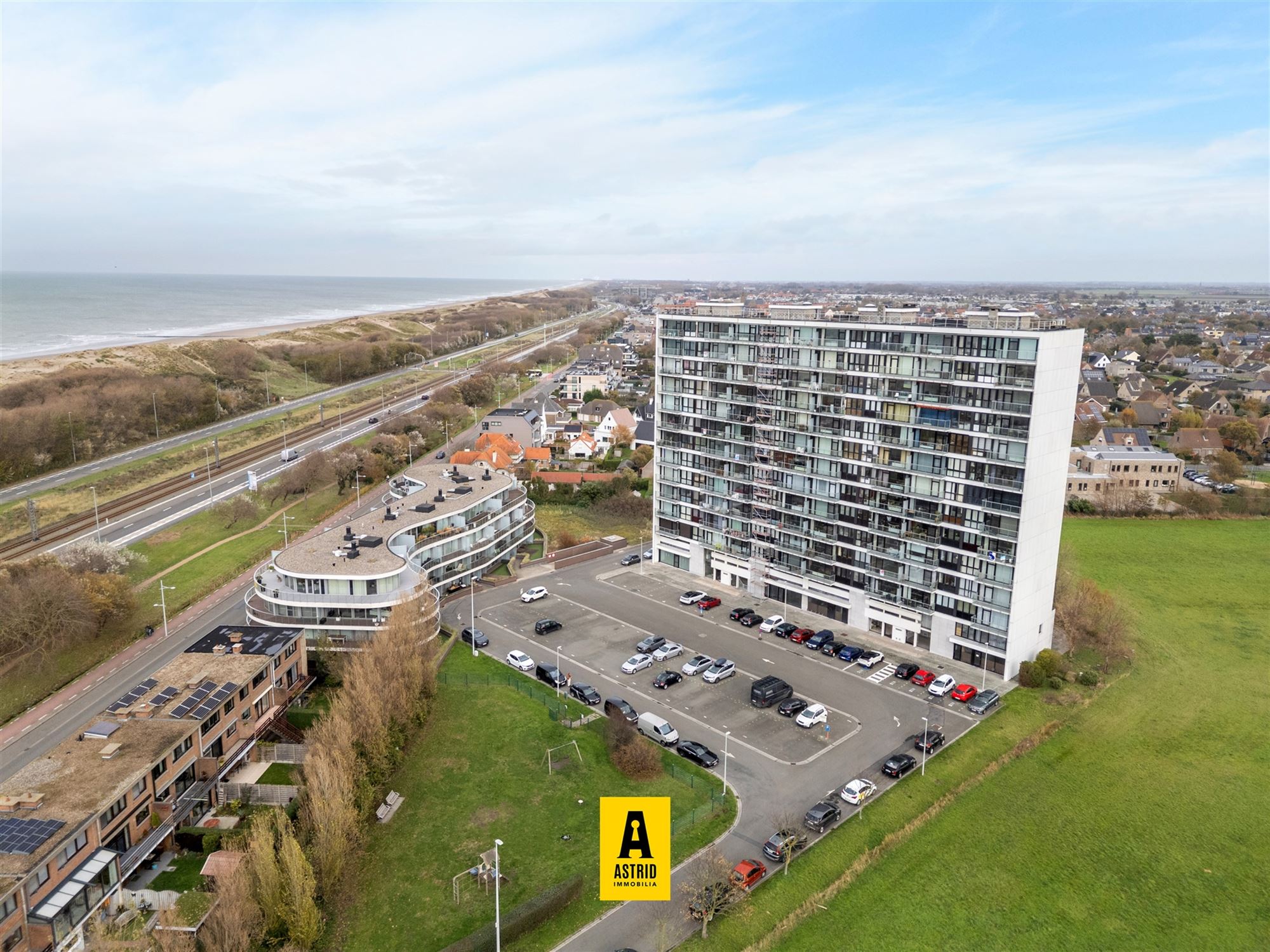 Volledig gerenoveerd appartement met zeezicht in Bredene foto 24