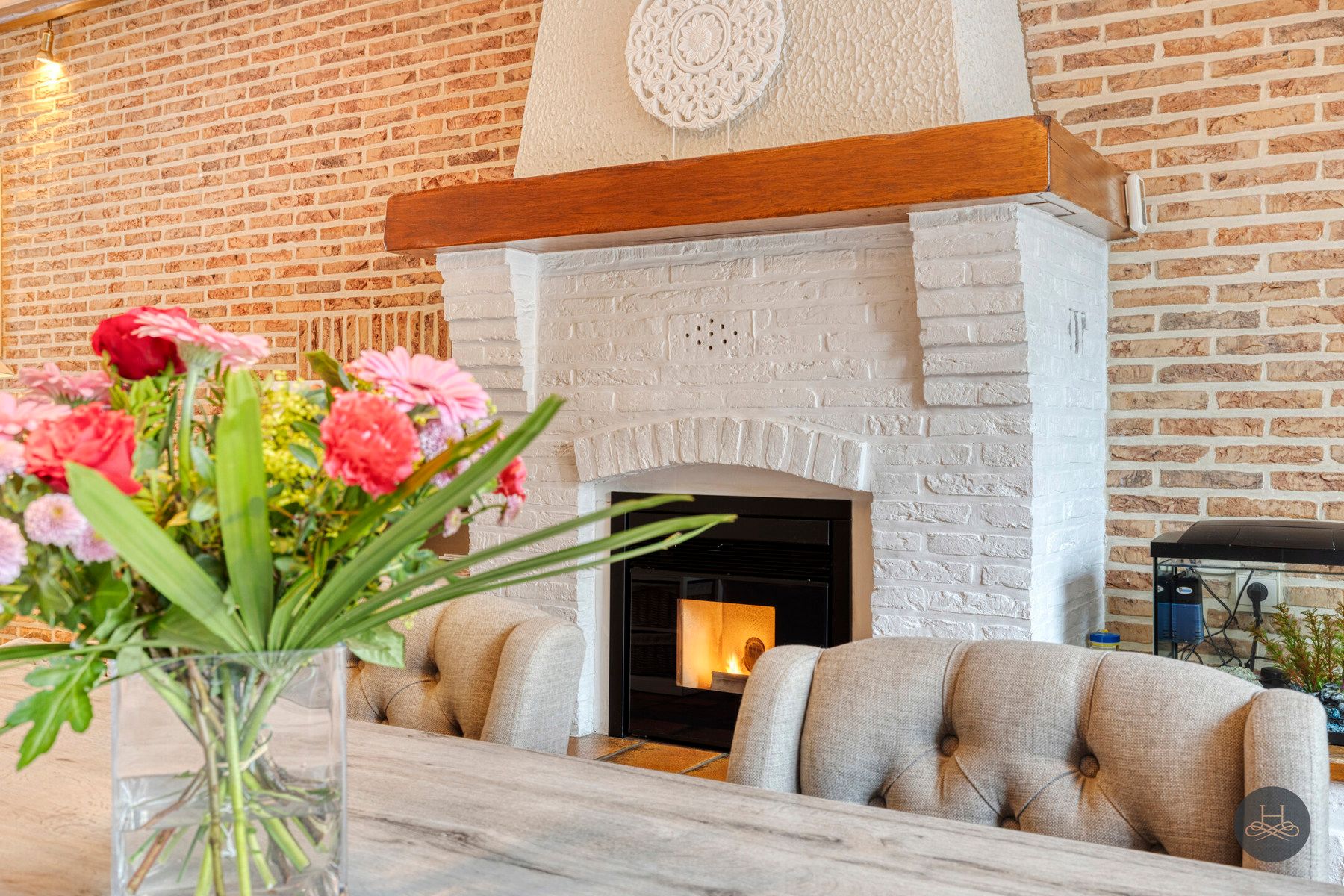 Gerenoveerde, unieke grote woning met ingerichte tuin foto 9