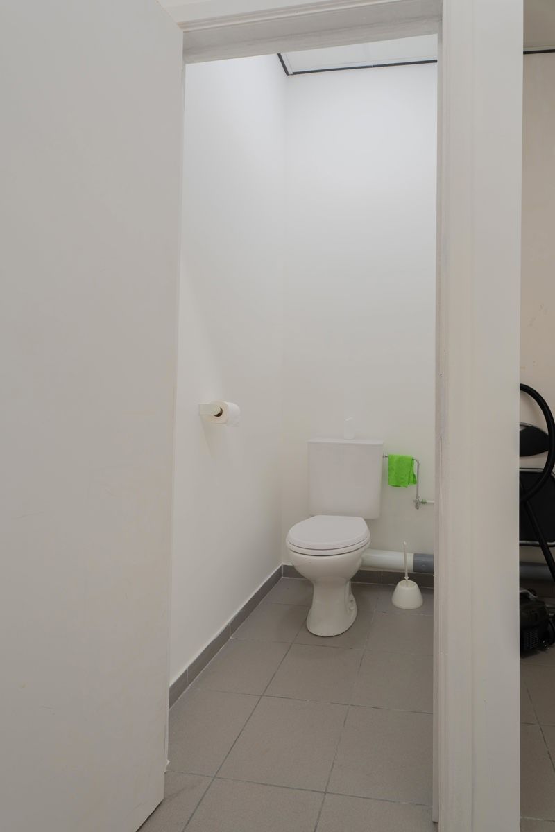 Uitstekend gelegen handelspand van 103 m² foto 4