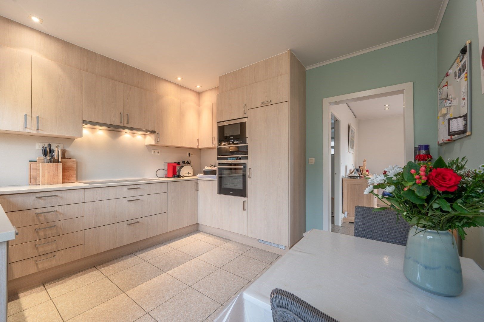 Vrijstaande woning met 4 slaapkamers en zongerichte tuin! foto 6