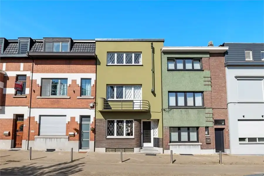 Hoofdfoto van de publicatie: OP TE FRISSEN STADSWONING MET VEEL POTENTIEEL IN SINT-TRUIDEN