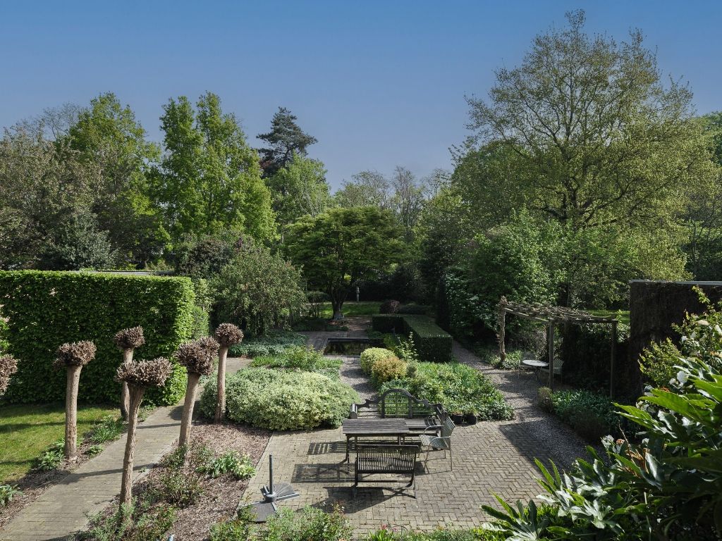 Uitzonderlijke opportuniteit Sint-Amandsberg – ‘Villa Bromelia’ - Statige en ruime woning (437m2 bvo) met een prachtig aangelegde tuin op een boogscheut van het stadscentrum – nabij de Rozenbroeken. foto 4