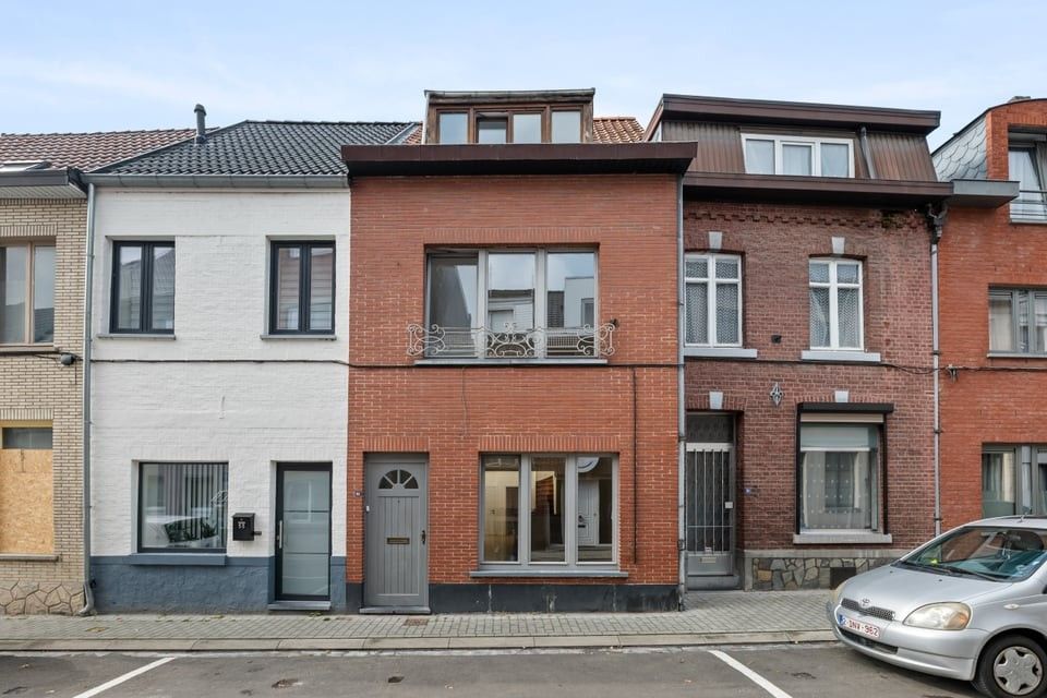 Hoofdfoto van de publicatie: CHARMANTE, INSTAPKLARE STADSWONING MET 4 SLAAPKAMERS IN HARTJE TONGEREN