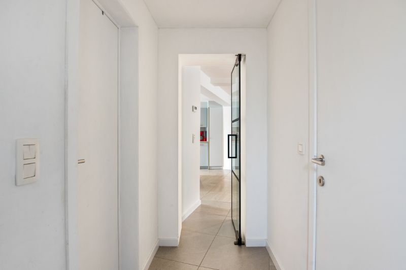 Instapklare woning met 4 slaapkamers en zonnige tuin foto 3