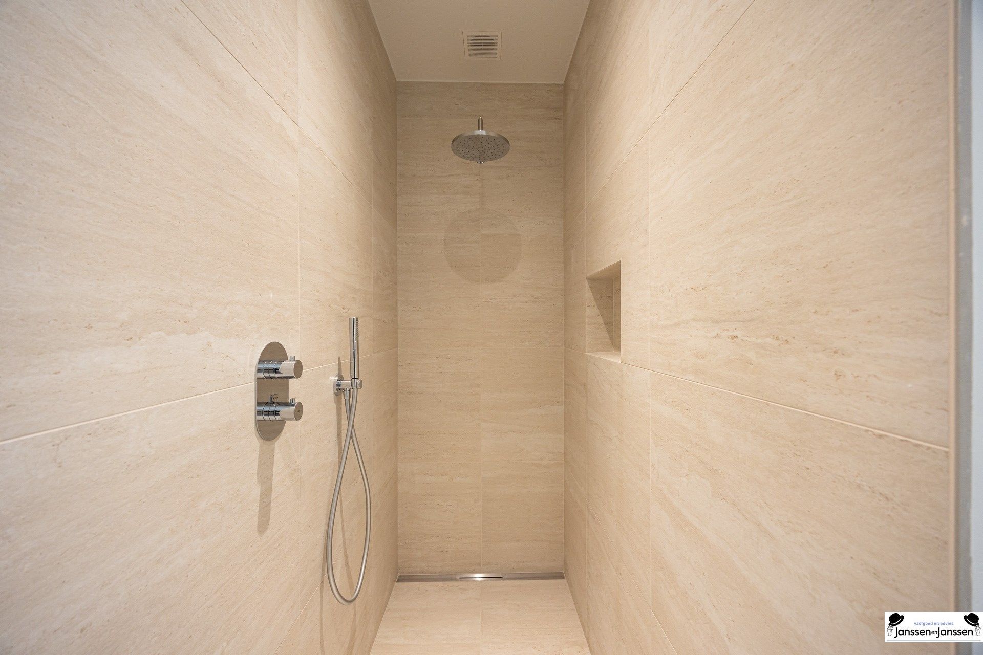 Wonen in een groene omgeving op een centrale locatie in Gooreind! foto 19