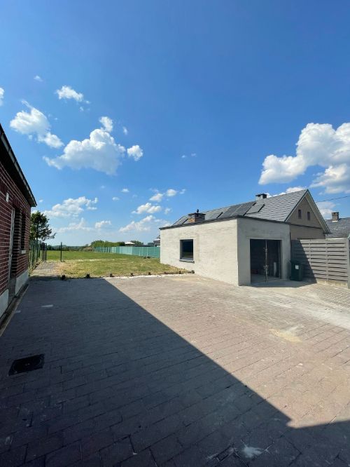 Energiezuinige halfopen bebouwing met grote tuin te huur in Zwalm foto 4