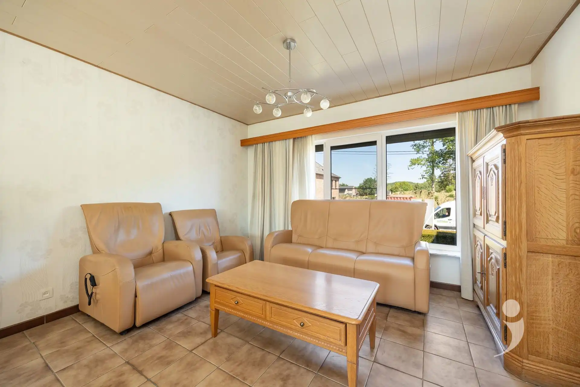 Te renoveren woning op een zonnig perceel foto 6