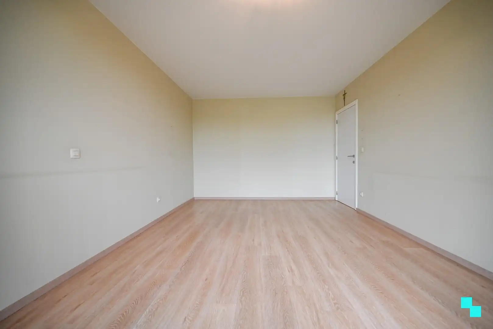 Riant 3-slaapkamerappartement met zicht op de vaart te Izegem foto 22