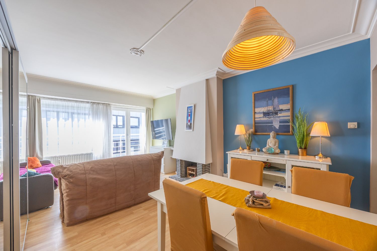 Knusse studio met zijdelings zeezicht in goede staat! foto 9
