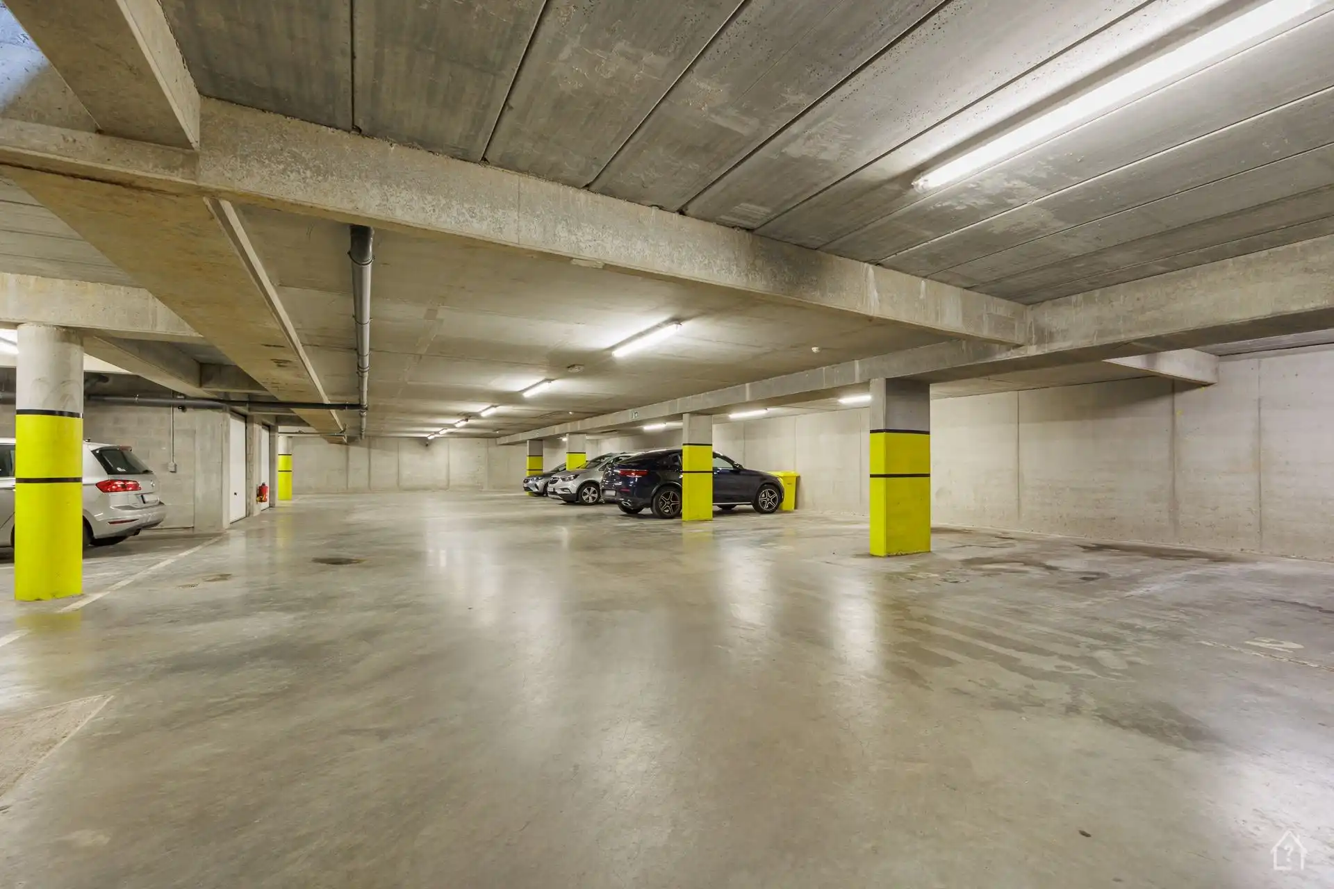 2 slaapkamer appartement met privatieve tuin en 2 parkings foto 15