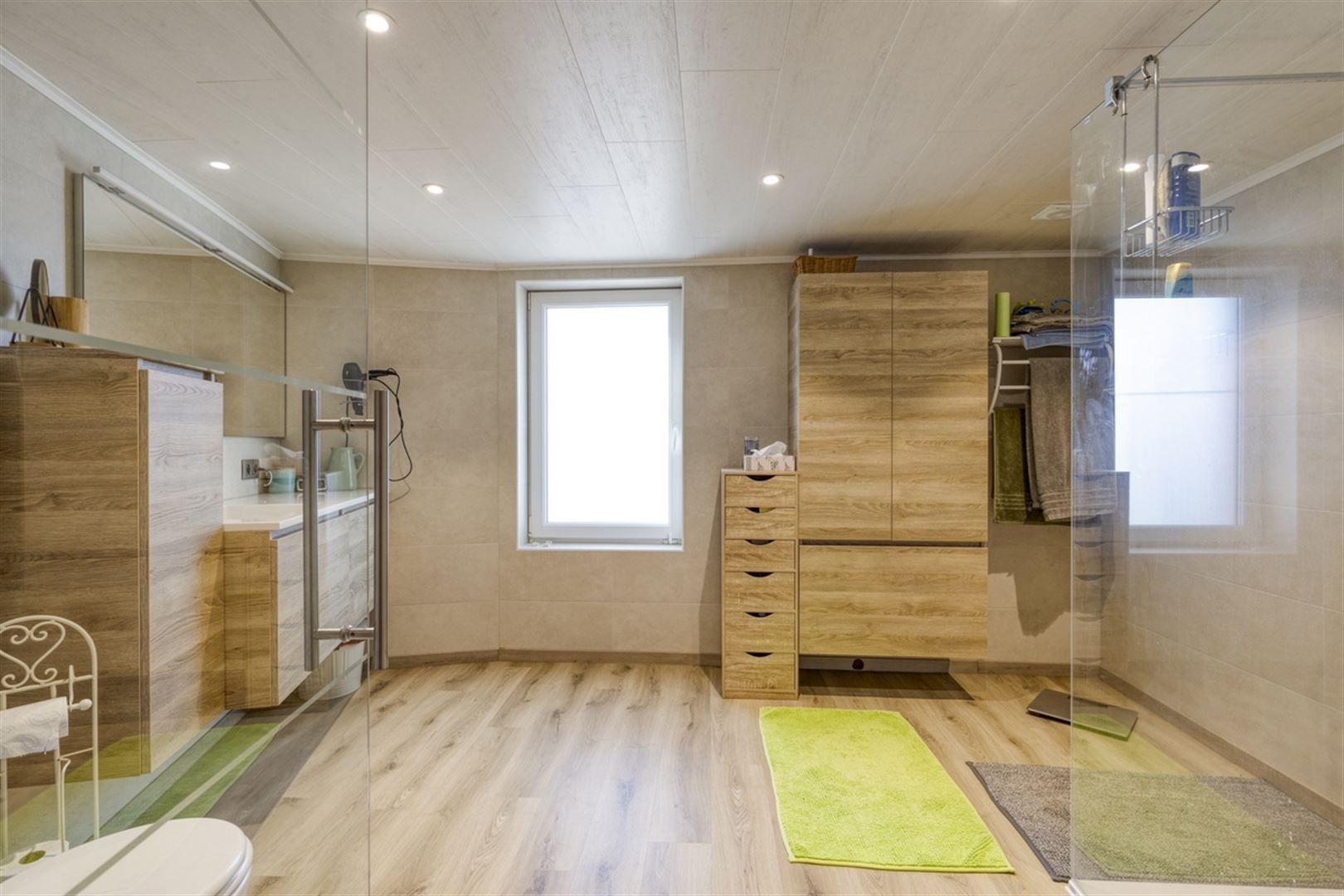 Rustig gelegen woning met garage foto 16