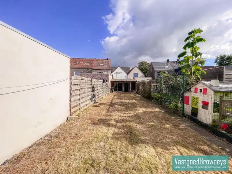 Te renoveren woning met zonrijke tuin nabij het station foto 2