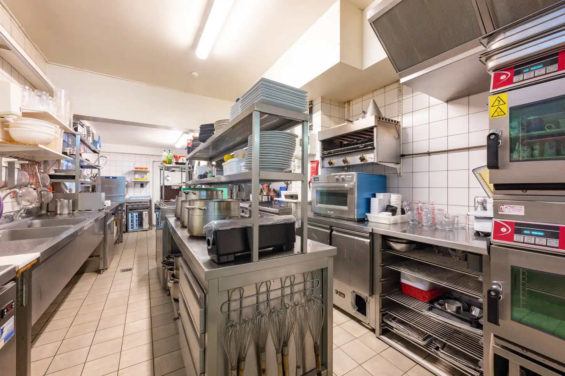Commercieel vastgoed met woonst te koop in Schilde foto 12