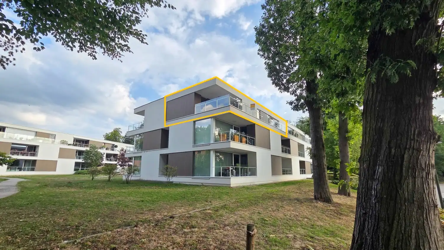 PRACHTIG APPARTEMENT met assistentieoptie IN EEN GROENE PARKOMGEVING. foto 2