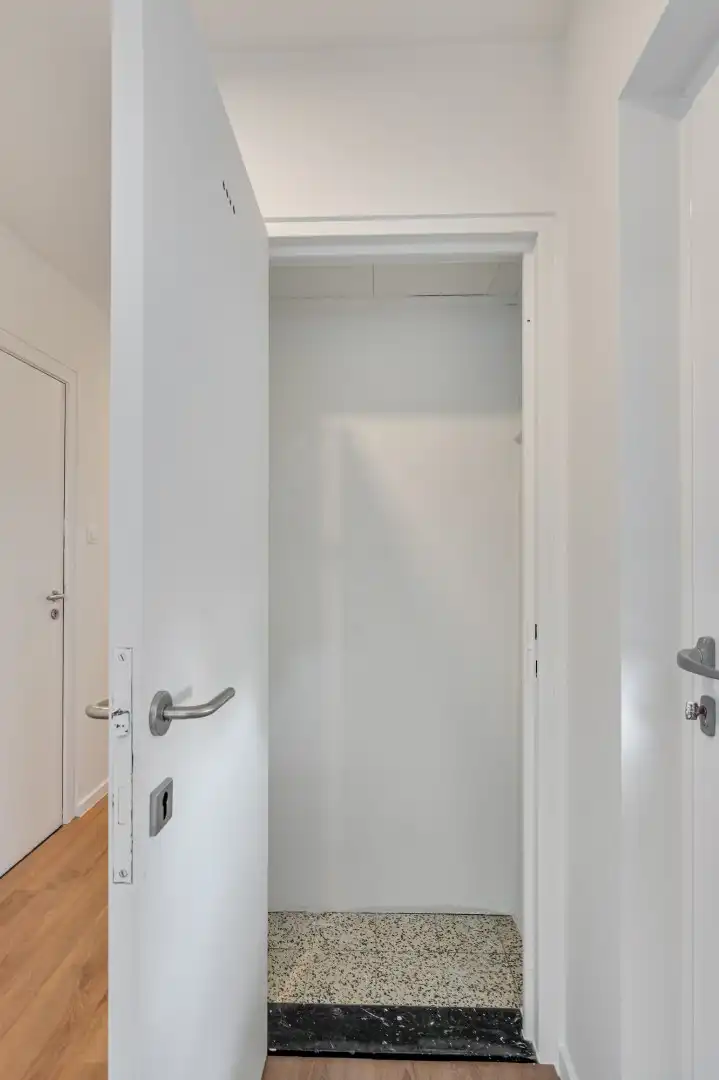 Stijlvol gerenoveerd appartement met moderne uitstraling in het centrum van Maaseik!  foto 28