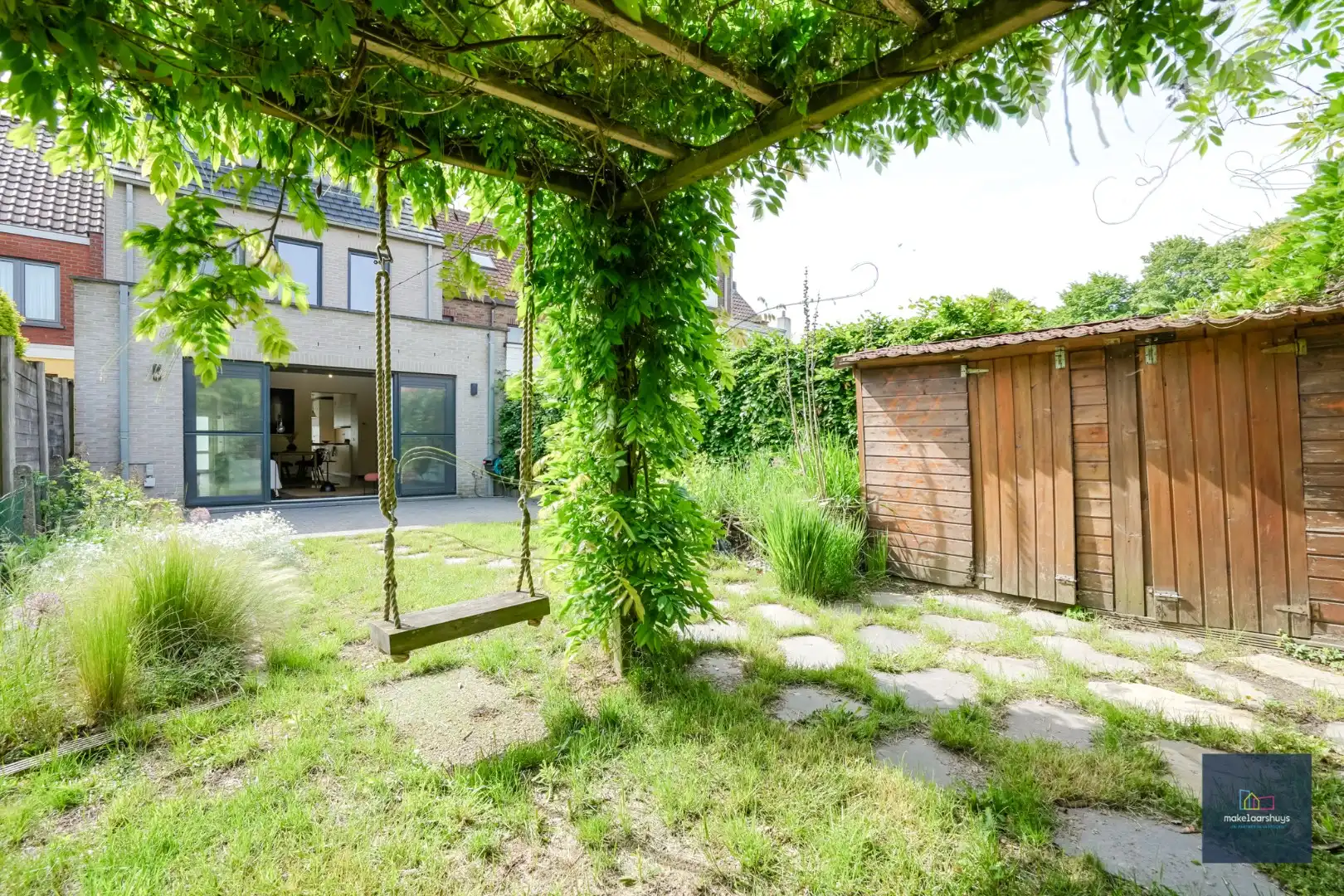 Topper : Ruime gezinswoning met 5 slaapkamers en tuin foto 24