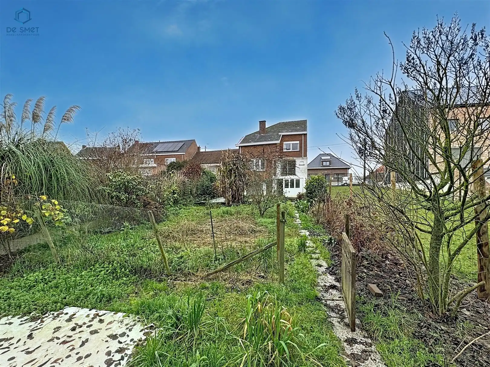 Zeer ruime woning met grote tuin, bos en landelijk uitzicht foto 23