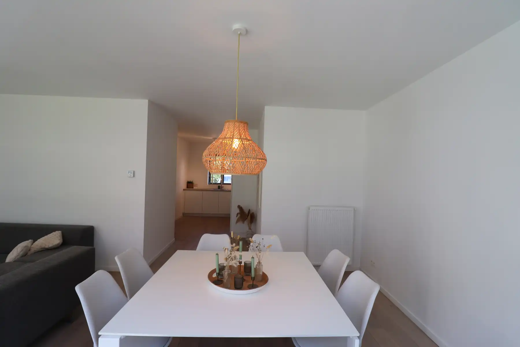 Charmante BEN-woning met 3 slaapkamers, zolder, terras met tuin en ondergrondse parking. foto 6