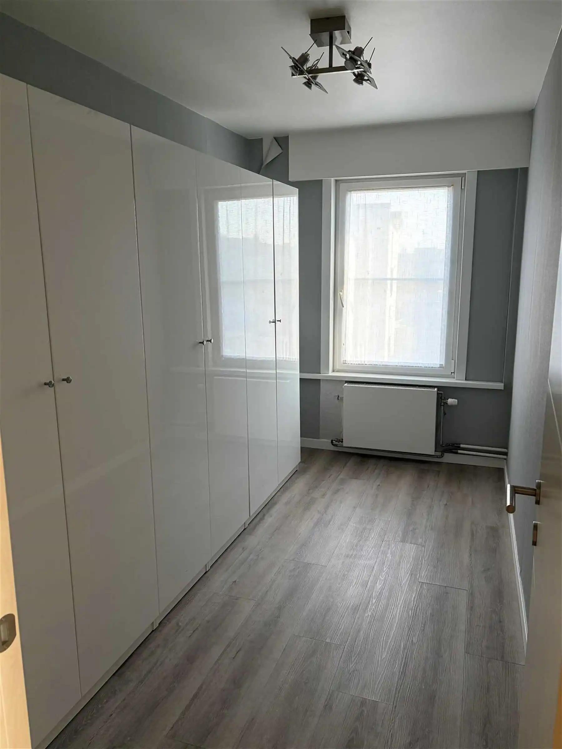 Gerenoveerd 2 slk app en kelder in rustige woonwijk. foto 12