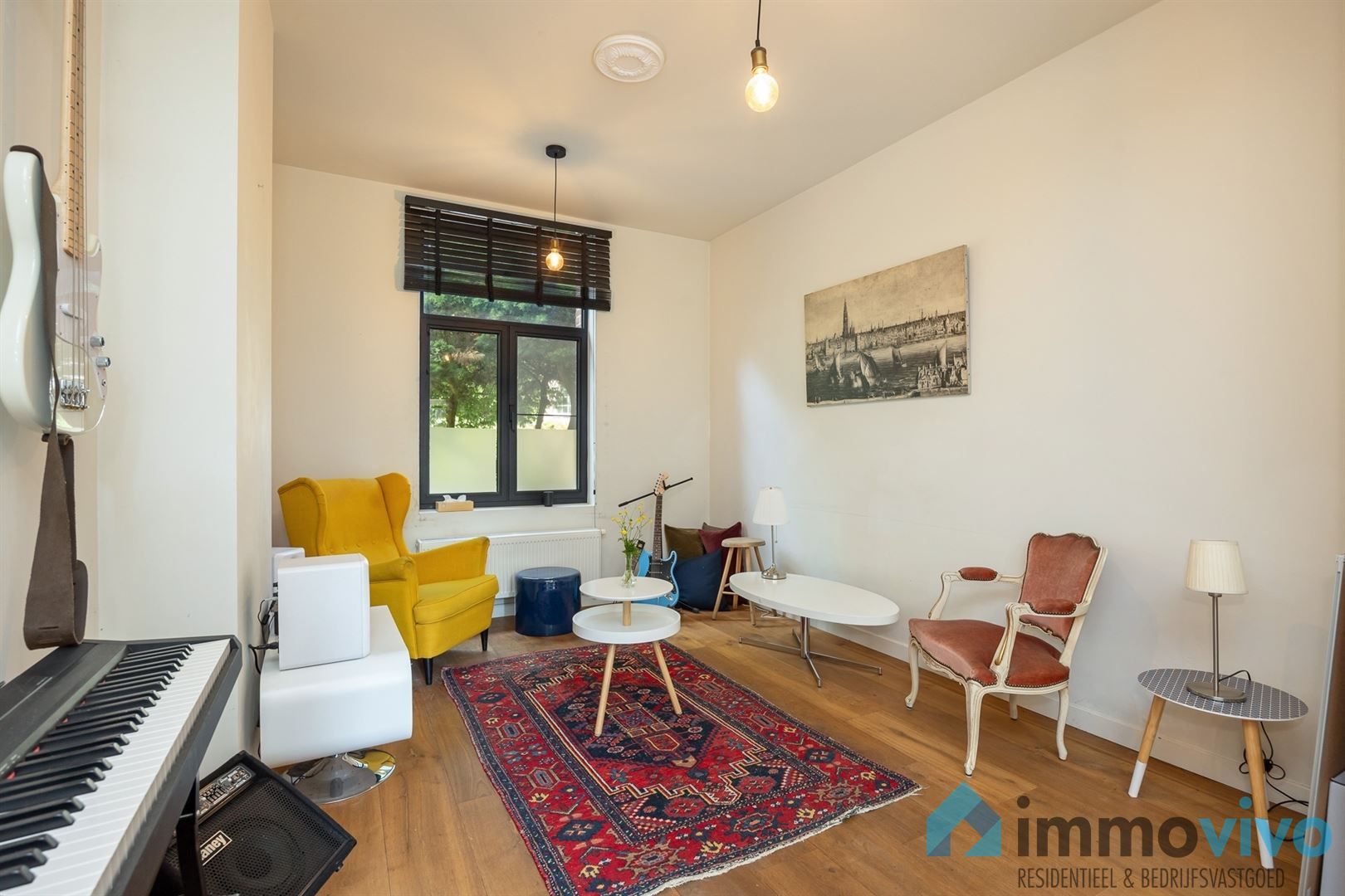 Ruime gerenoveerde woning met 4 slaapkamers op 615 m² foto 8