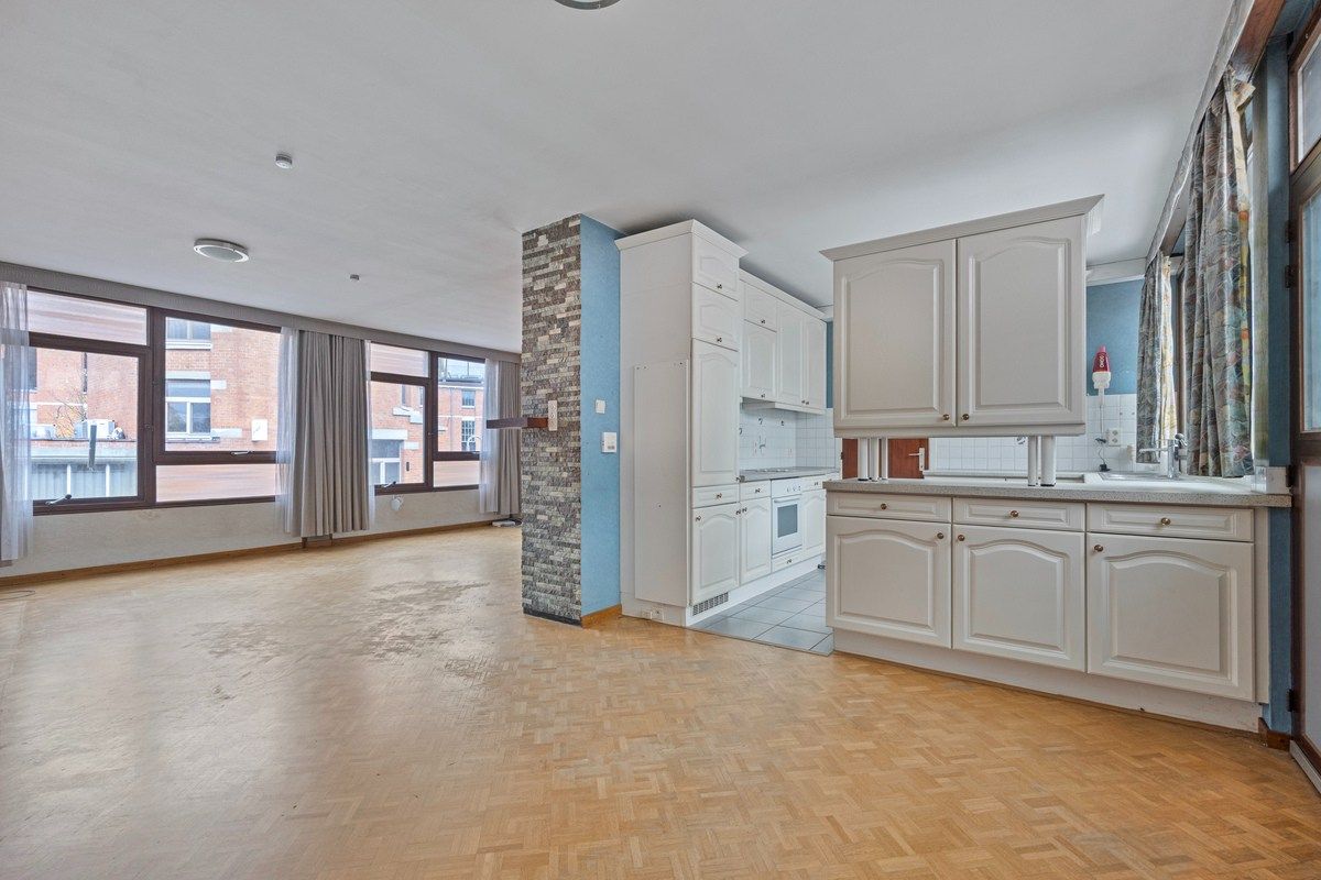 Modernistische woning met ruime indeling en zonnige tuin te Tongeren-Nerem foto 9