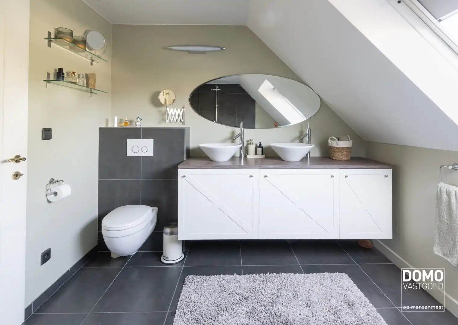 Karaktervolle en ruime gezinswoning in pastorij-/fermettestijl met prachtige tuin en 4 slaapkamers in het groene Kortessem foto 14