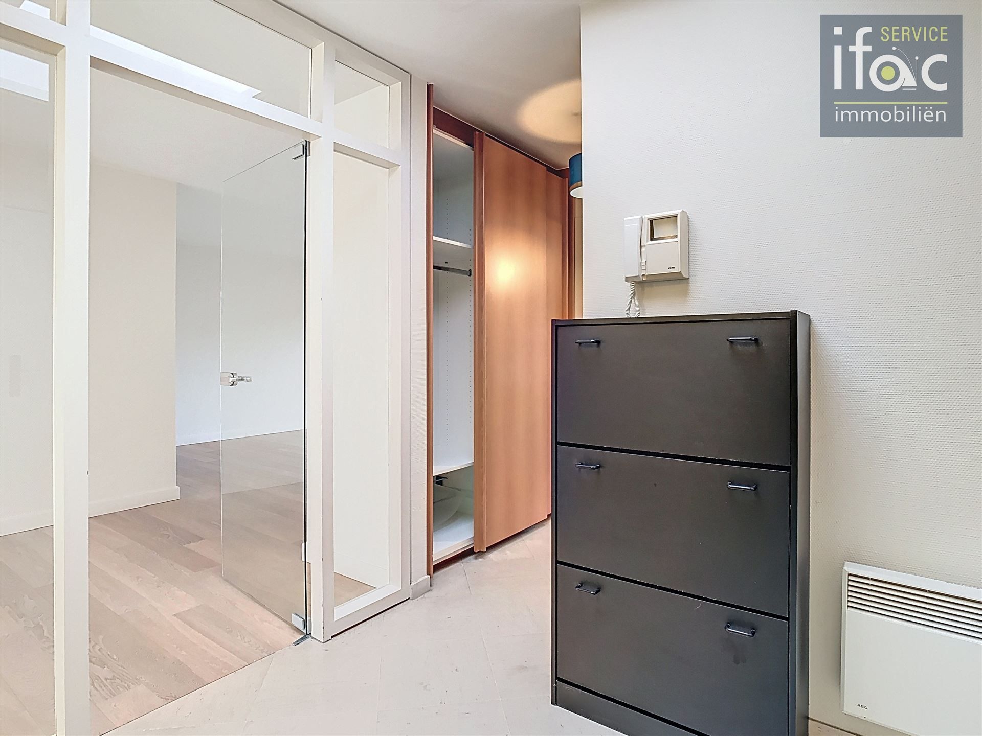 Penthouse met 2 slpk, kelder, parkeerplaats, garagebox! foto 3