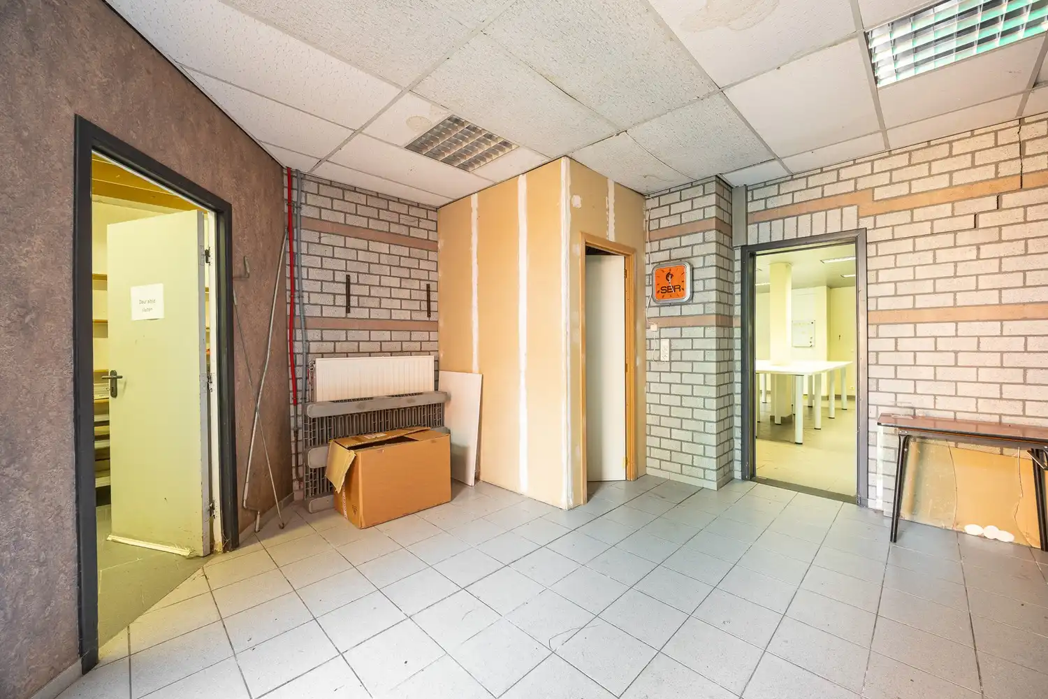 Ruim en veelzijdig handelsgelijkvloers op toplocatie foto 15