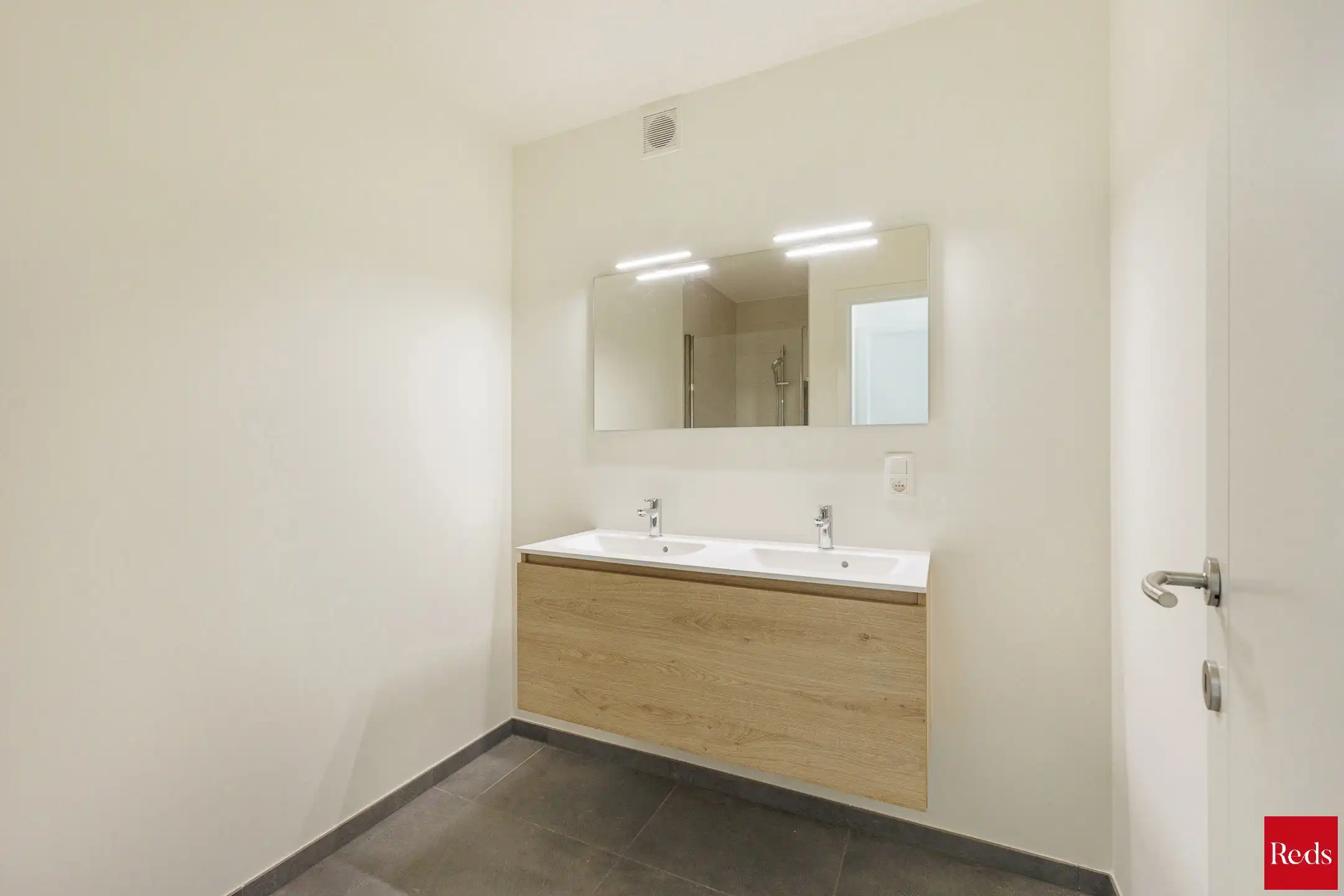 Nieuwbouw gelijkvloers appartement met tuin en terras foto 14