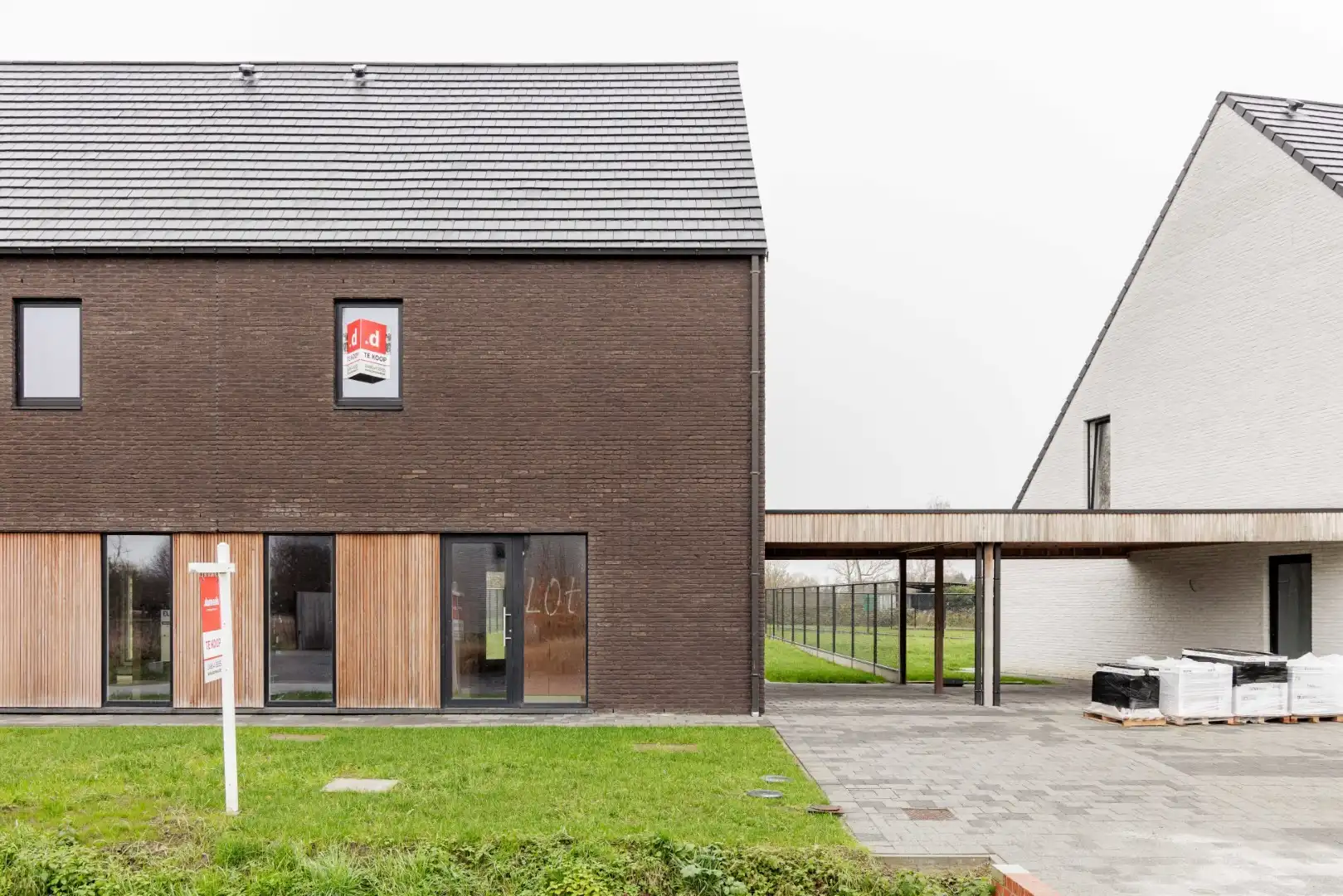 Energiezuinige halfopen bebouwing met prachtig zicht foto 2