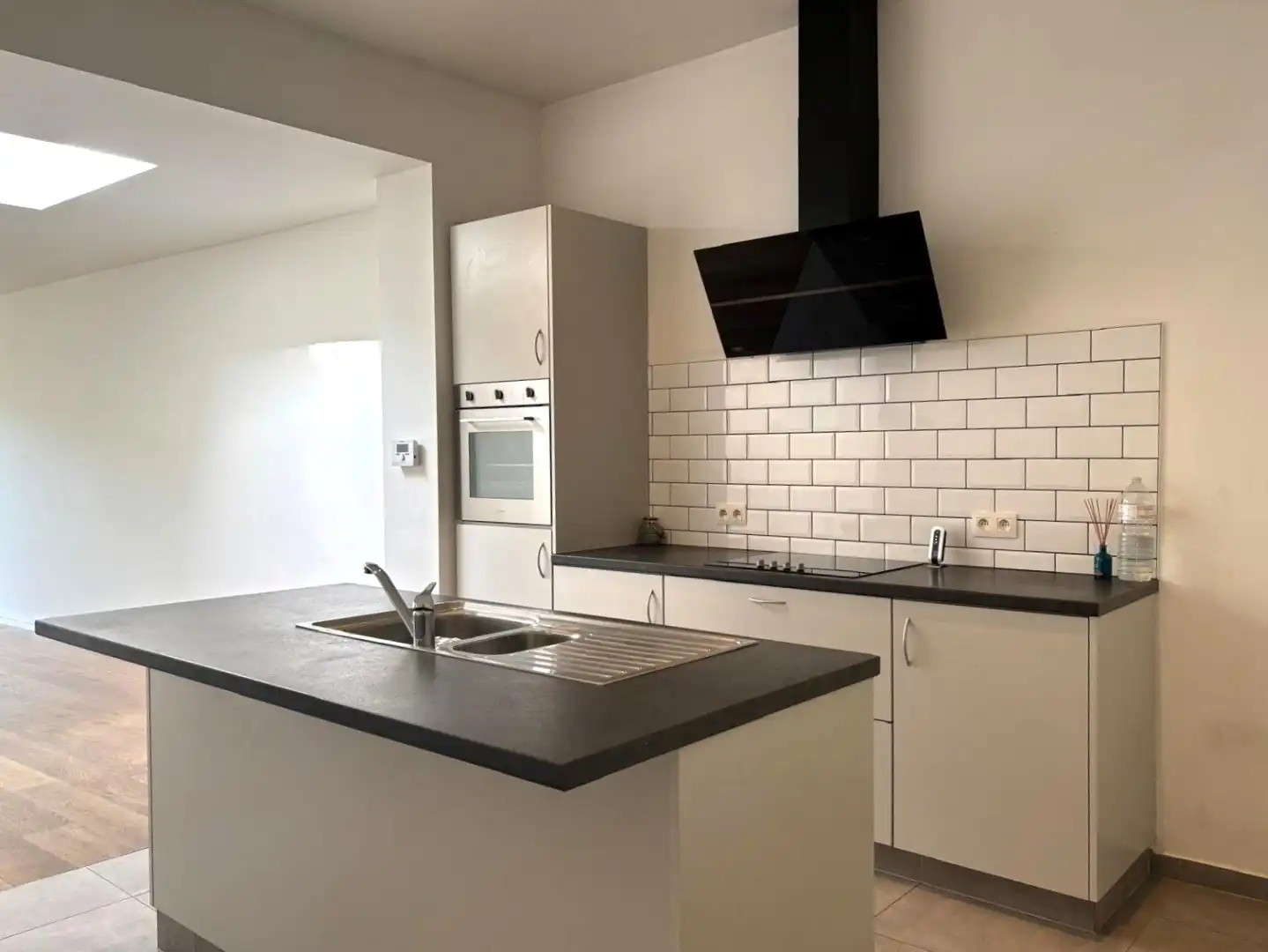 LEUKE RIJWONING MET 3 SLPKS EN TUIN NABIJ R8 foto 4