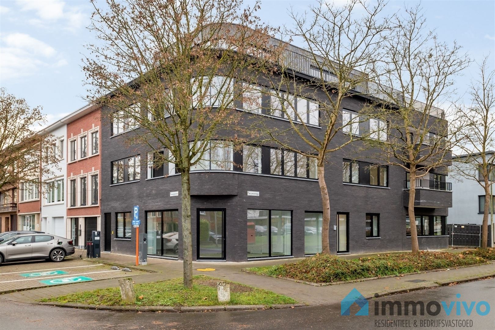 Totaalgerenoveerd gelijkvloersappartement met mooie tuin in Elsdonkwijk foto 12