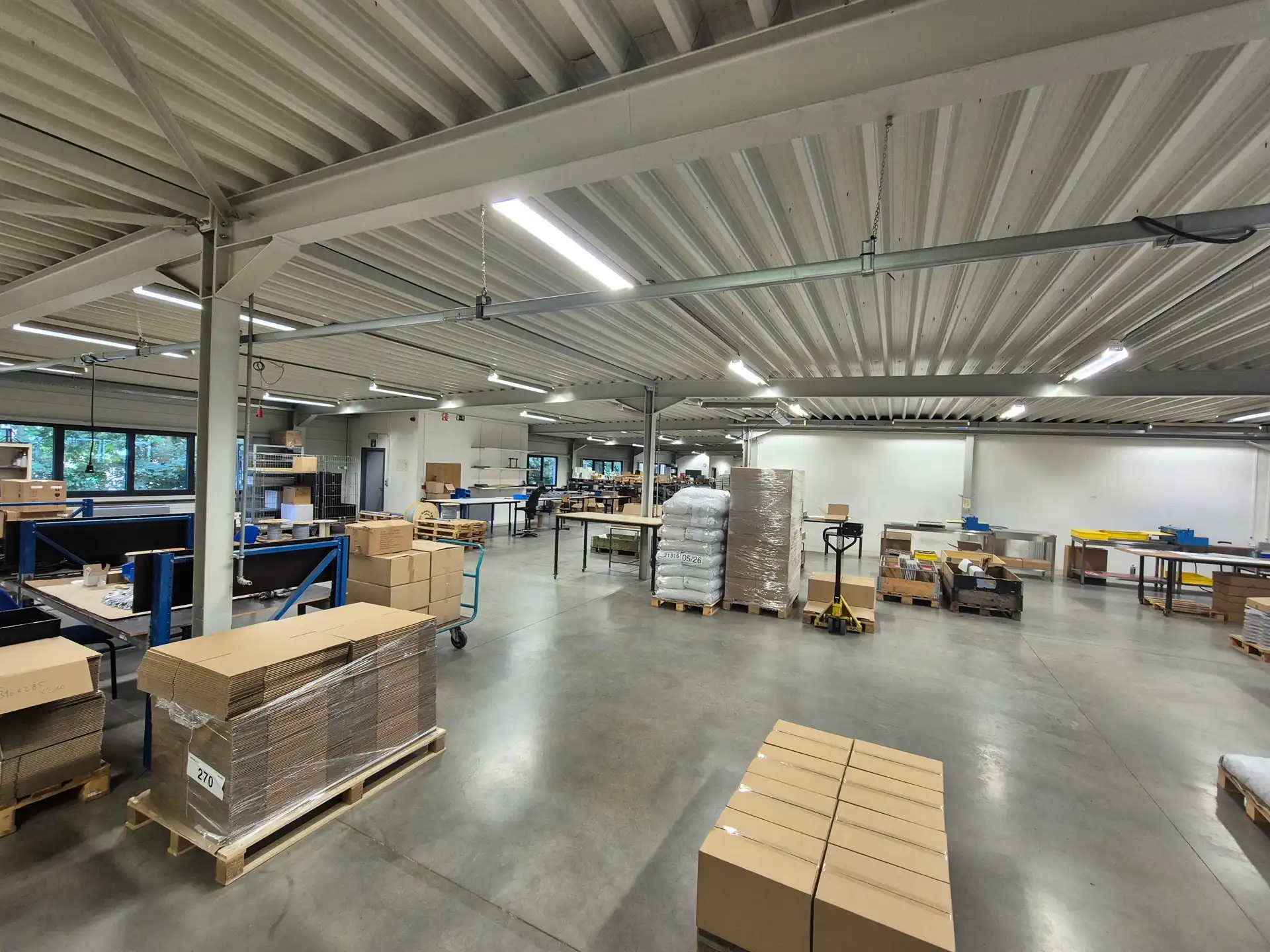 TE KOOP: BEDRIJFSGEBOUW MET KANTOREN TE DILSEN-STOKKEM foto 16