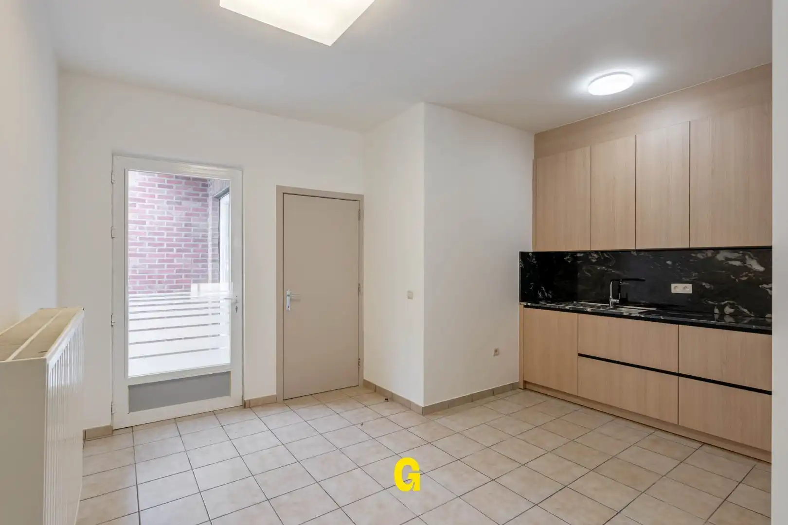 Degelijk gerenoveerde woning met 3 slaapkamers en leuk stadstuintje op 2a10ca, vlak bij het centrum foto 6