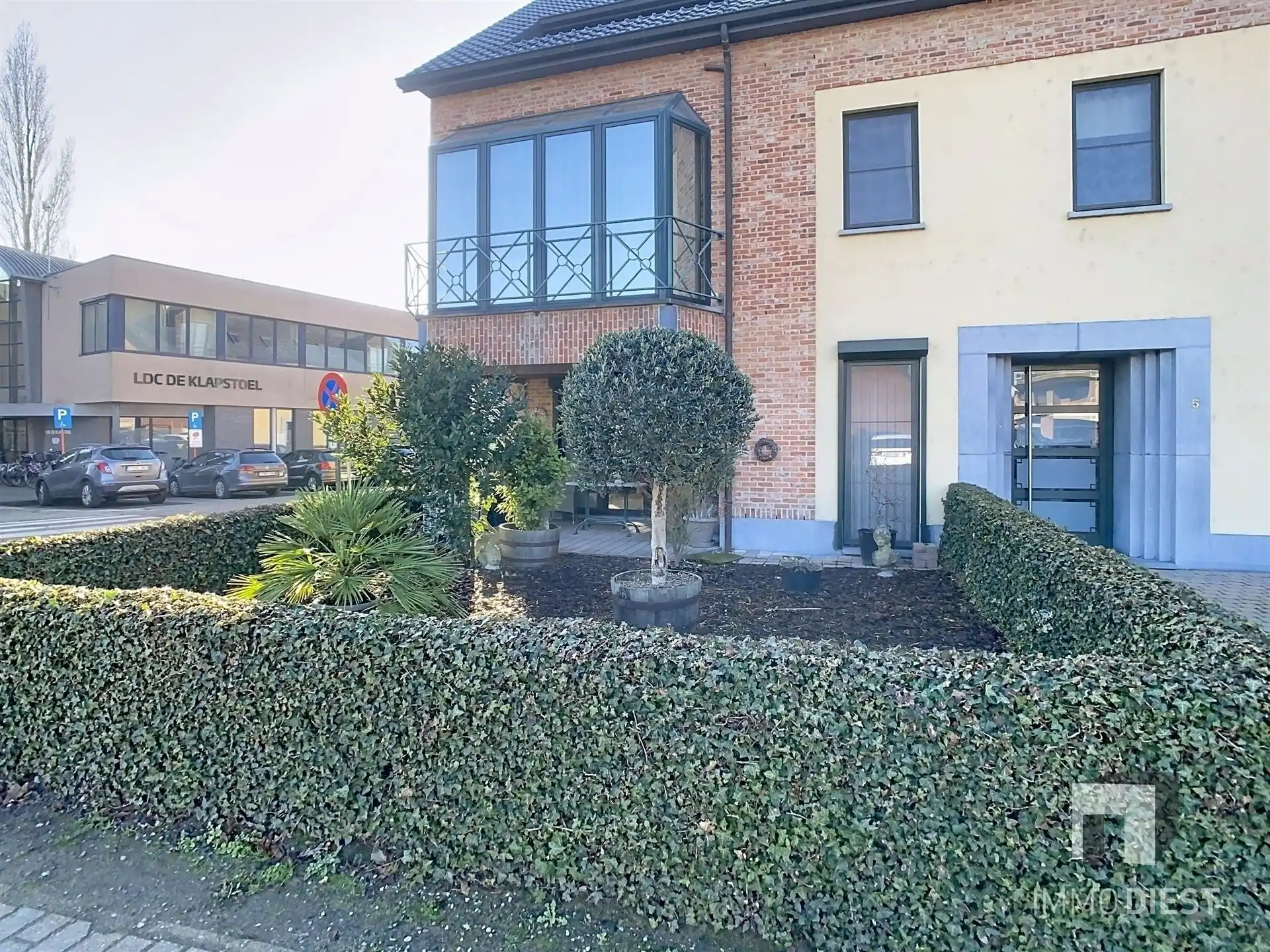 Topligging: gelijkvloers appartement mét garage en kelder foto 17