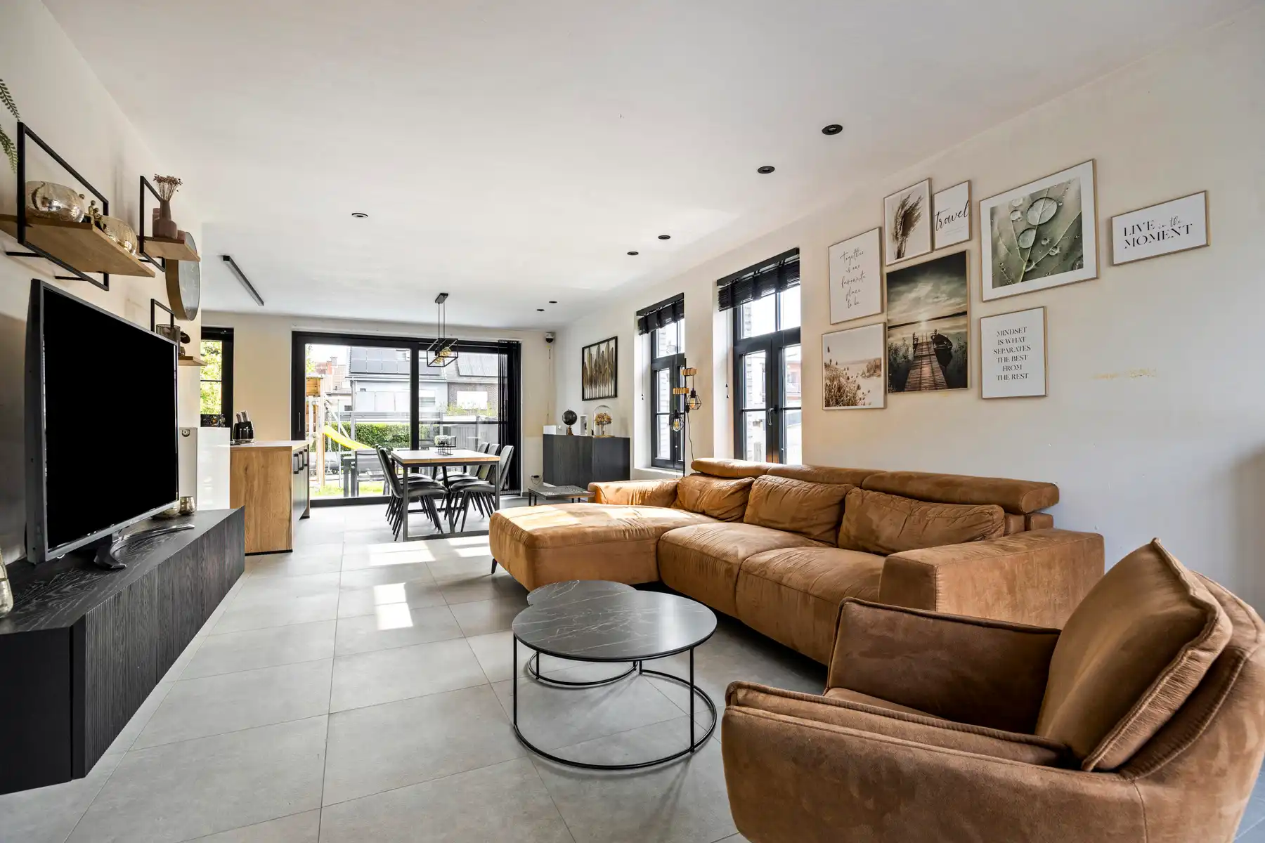 Smaakvolle nieuwbouwwoning op toplocatie met ruime oprit  foto 5