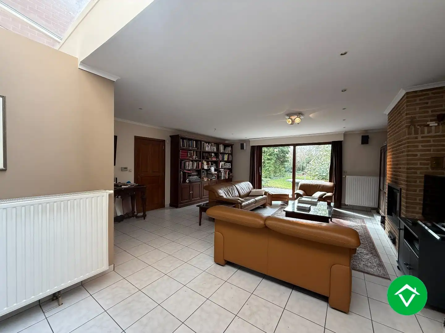 Stevige rijwoning met 4 slaapkamers, tuin en garage te Roeselare foto 5