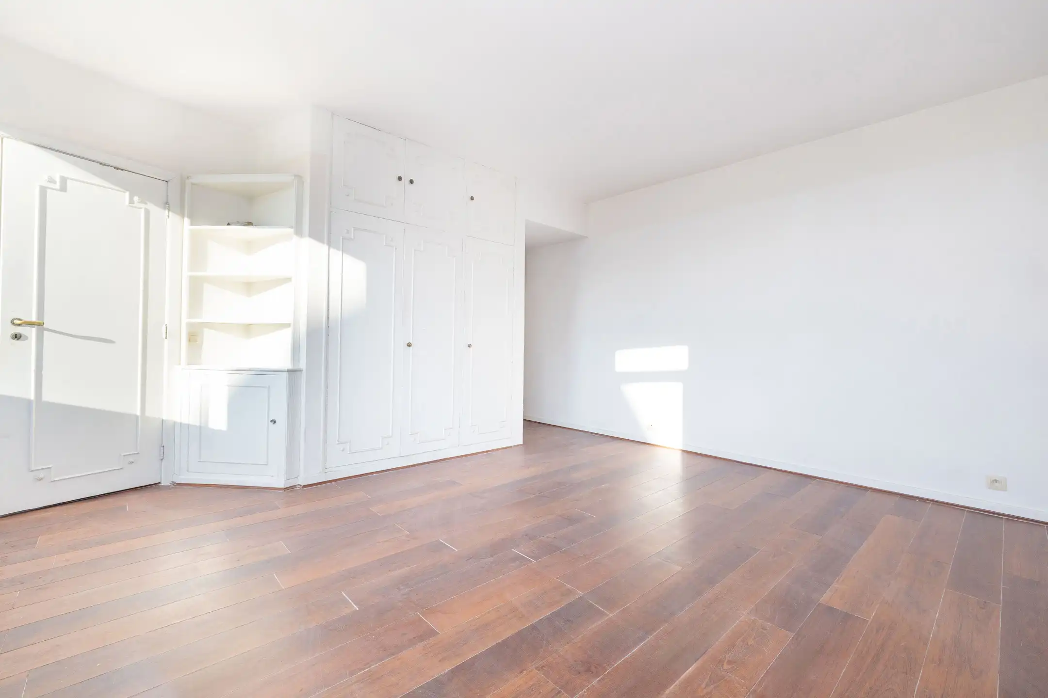 Een lichtrijke cocon in het hart van de Stéphaniewijk foto 4