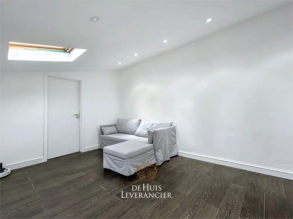 RUIME woning te koop (8 slpks, 2 badk) die ook perfect als tweewoonst kan dienen foto 34