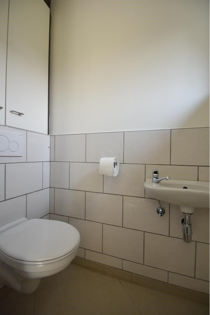 Zeer degelijk gebouwde ruime nieuwbouwwoning met inpandige garage en tuin op 4a81ca,  foto 4