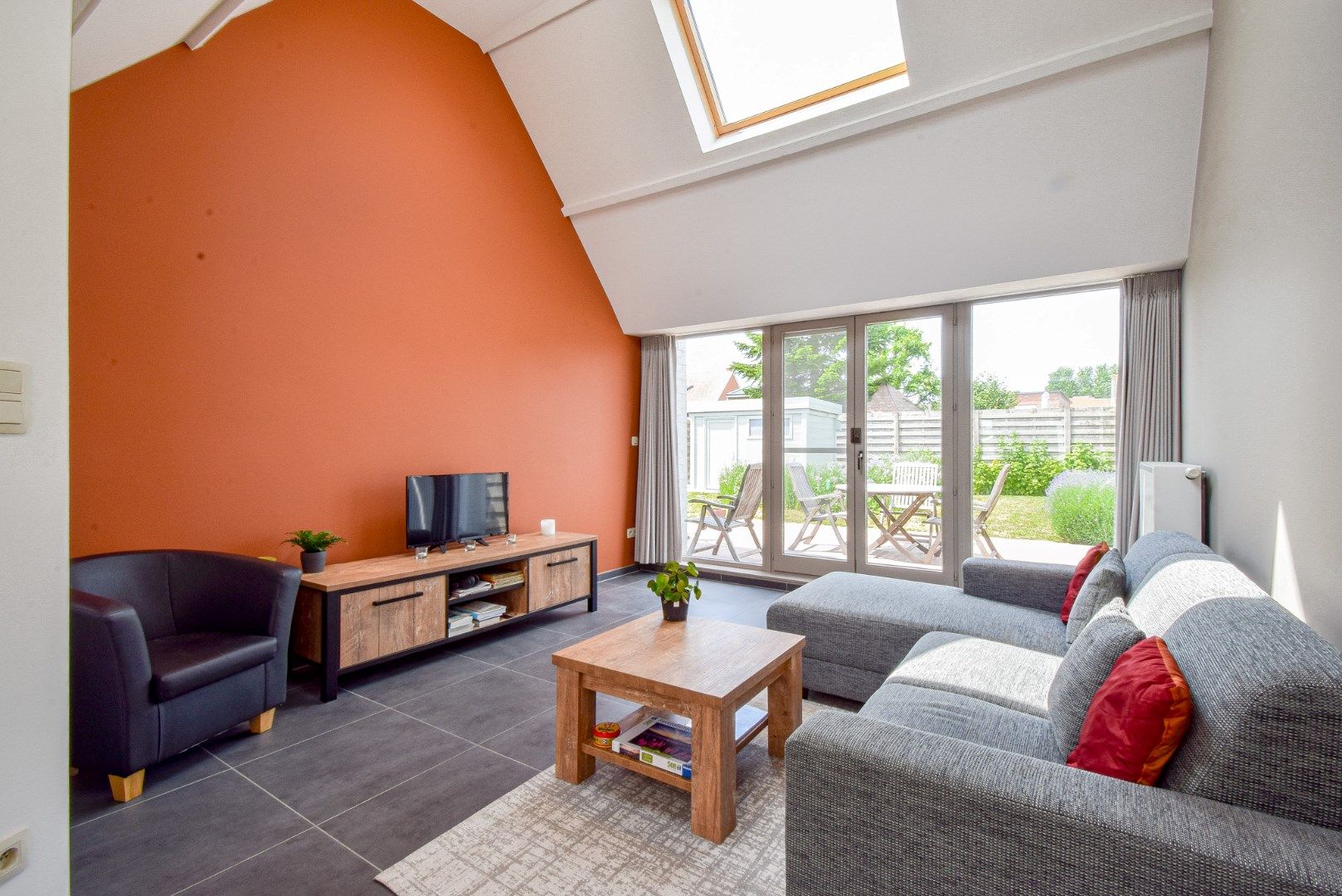 Gezellige en volledig instapklare woning foto {{pictureIndex}}