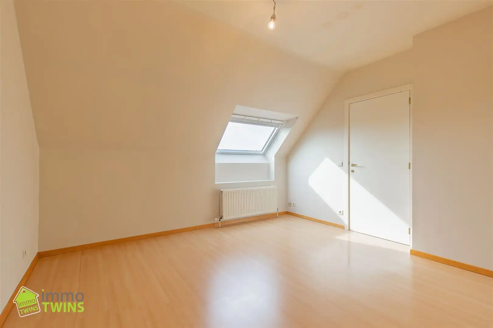 Duplex app. met 3 slpks, terras, autostaanplaats & garage foto 8