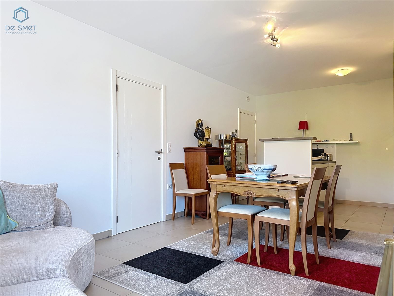 Nieuw te koop in Halle Instapklaar 1-slaapkamerappartement met ruime garagebox! foto 2