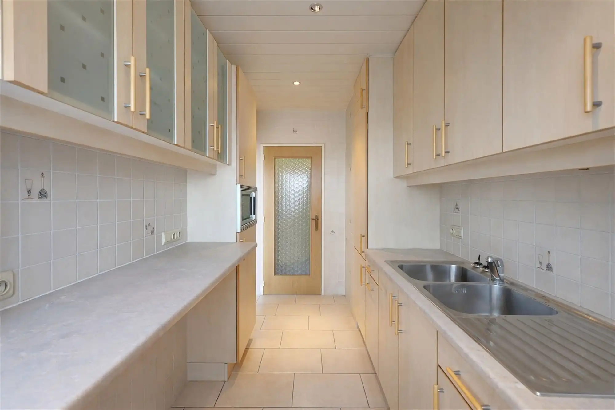 Appartement met 2 slaapkamers, terras + parking mogelijk foto 8