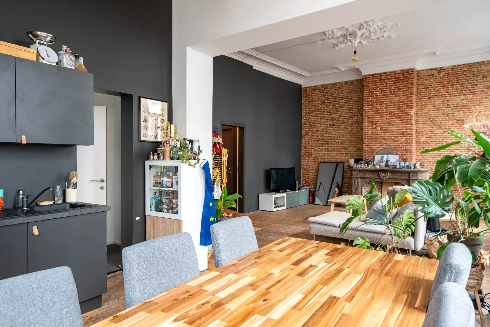 Super leuk 2 slaapkamer appartement op centrale ligging! foto 9