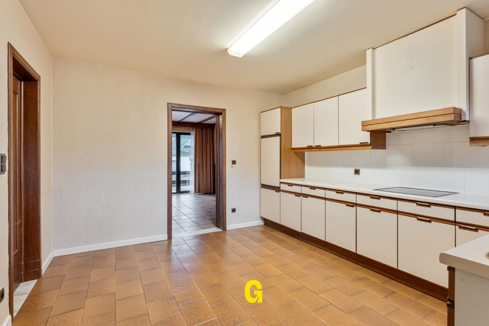 Op te frissen 3-slaapkamer appartement (124 m²) met terras, tuin en garage op wandelafstand van het centrum foto 13