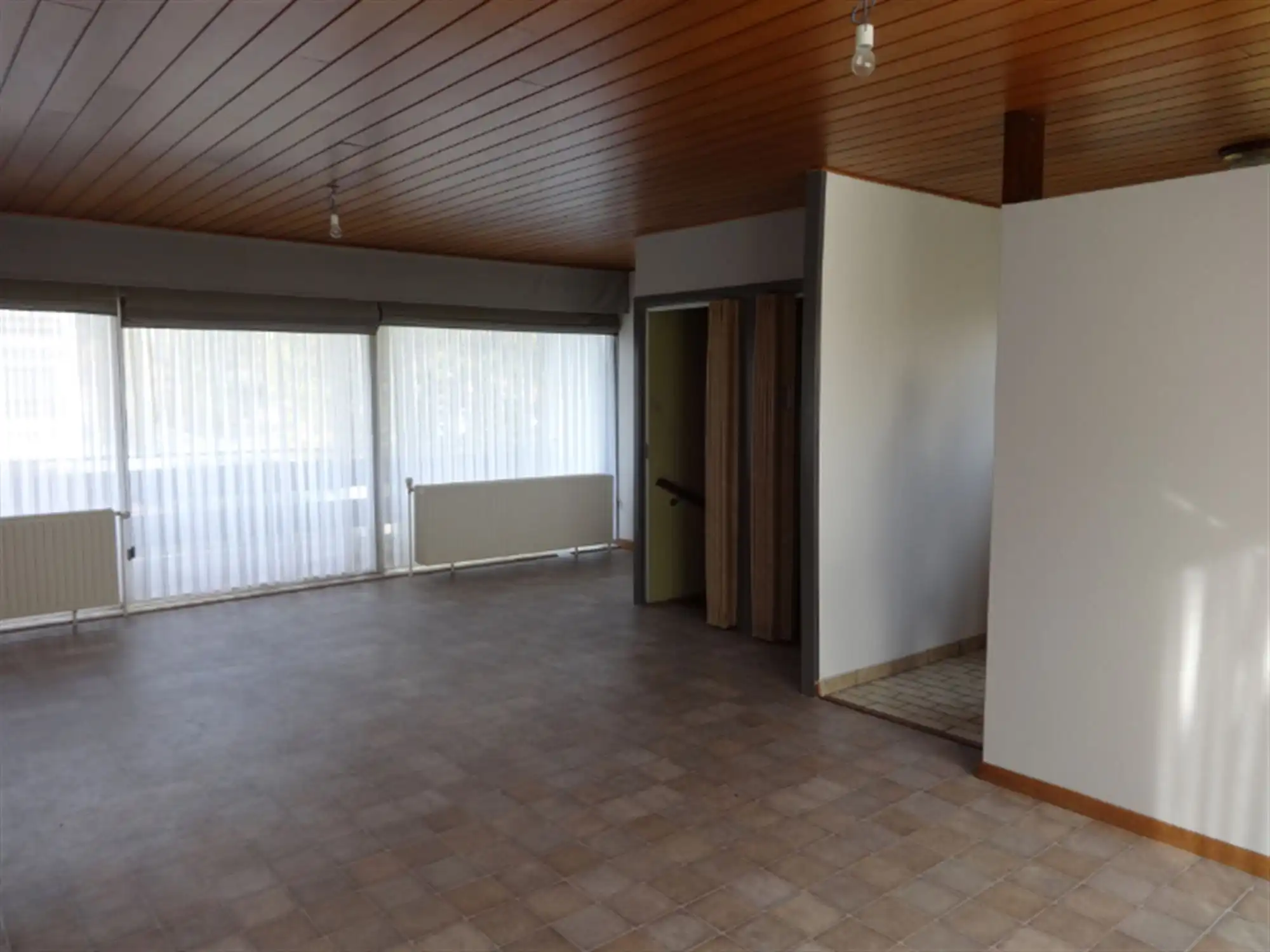 Woonhuis met tuin en garage foto 9