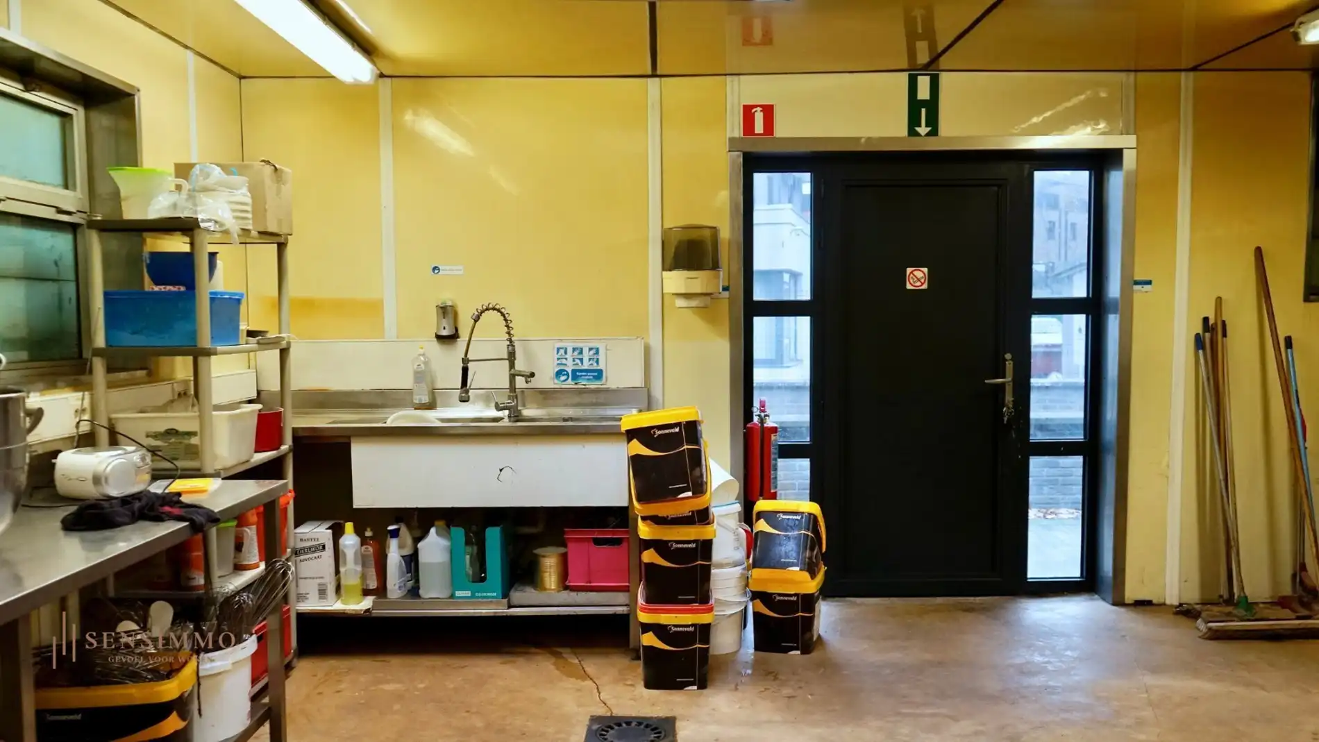 Te renoveren handelshuis/bakkerij met inboedel nabij LABIOMISTA foto 9